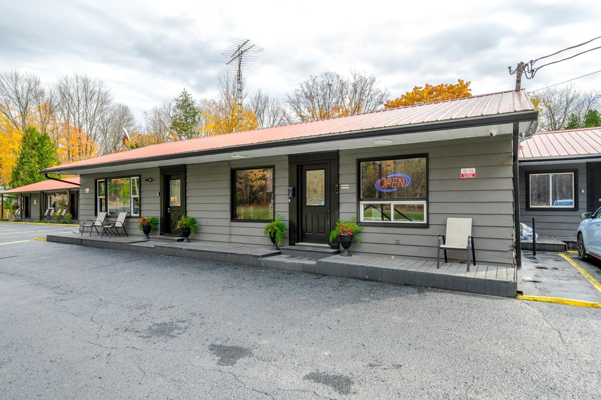 Moira Motel